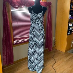 CHARLOTTE RUSSE TRIBAL PATTERN MAXI SLEEVELESS DRESS